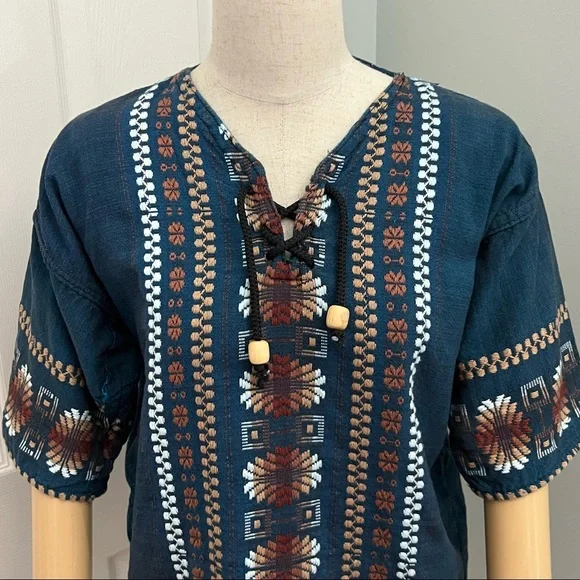 Vintage Embroidered Made in Mexico Dark Blue Heavy Linen Top - Picture 4 of 16
